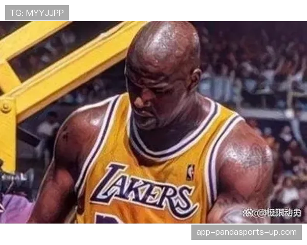 奥尼尔篮下单打压制对手，效率远超同届内线竞争者