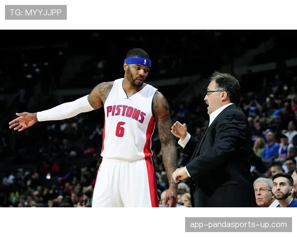 约什·史密斯通过高效挡拆拉开空间助火箭内线得分提升